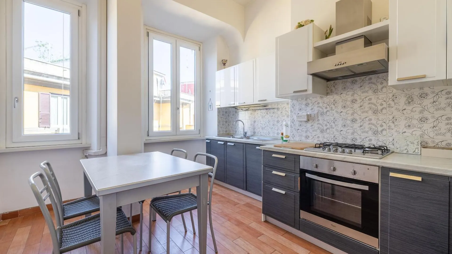 Emanuele Filiberto - B&D Apts Rome