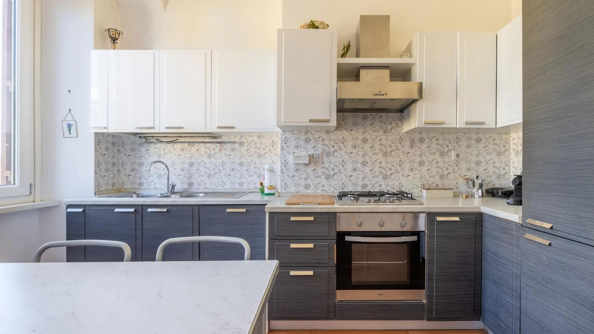 Emanuele Filiberto - B&D Apts Rome
