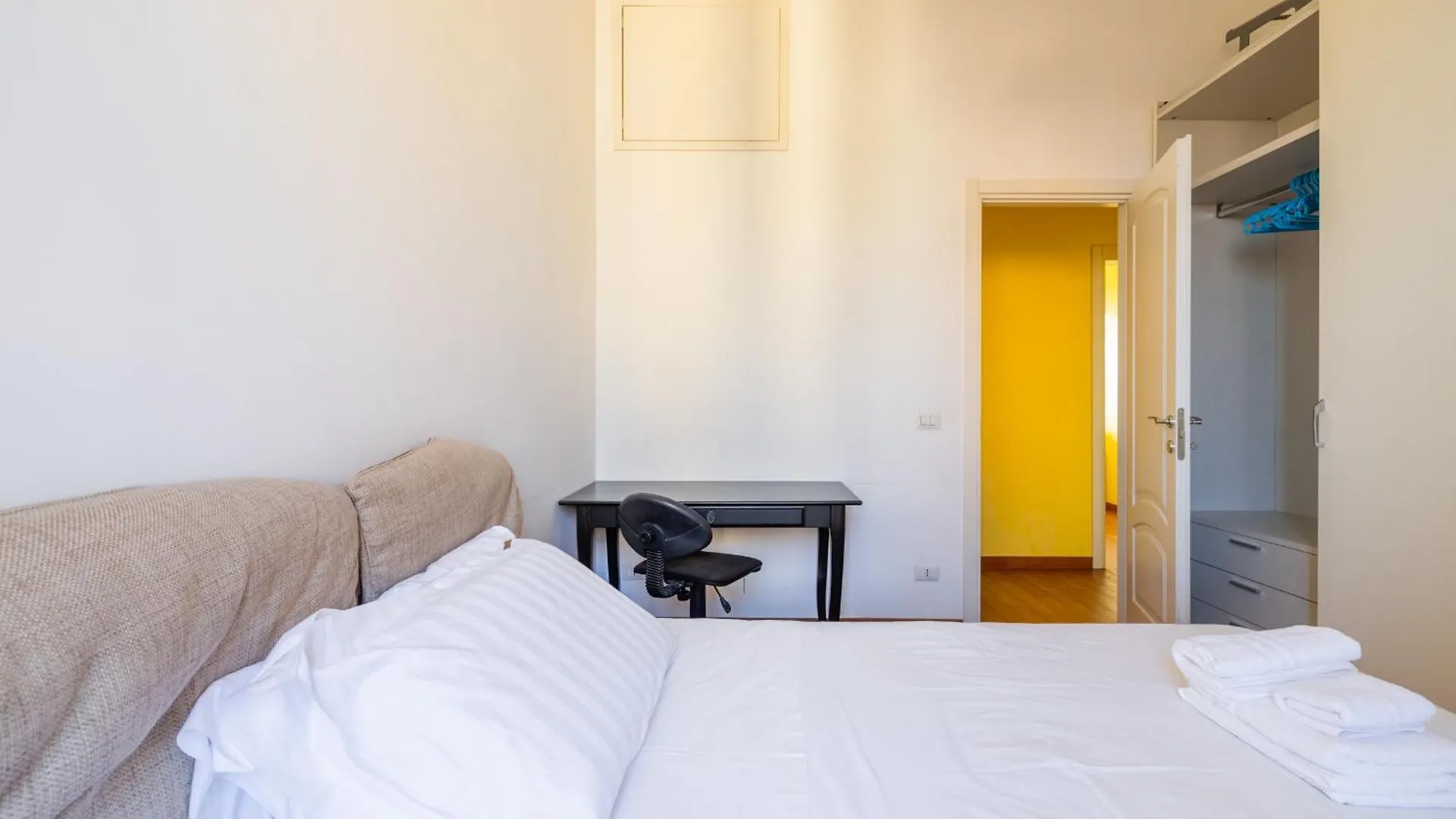 Emanuele Filiberto - B&D Apts Rome