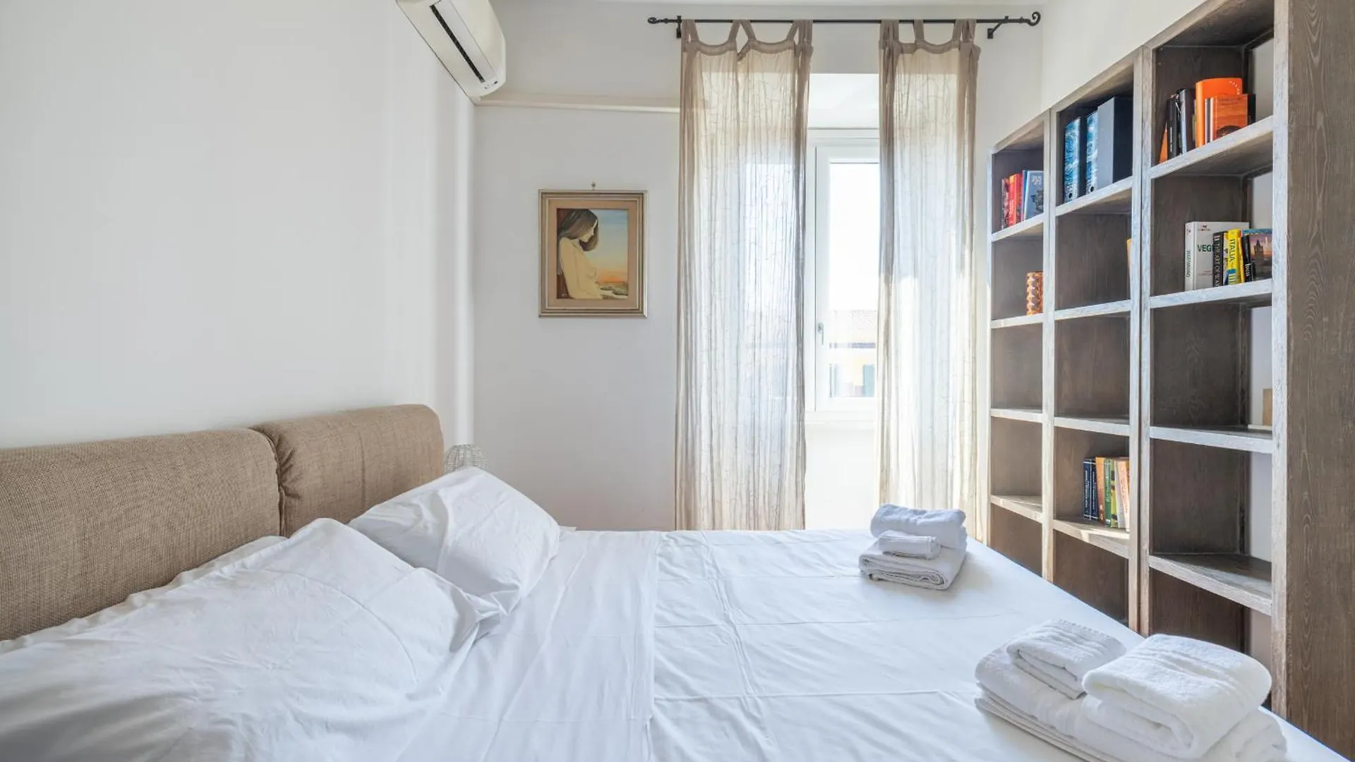 Emanuele Filiberto - B&D Apts Rome Italy