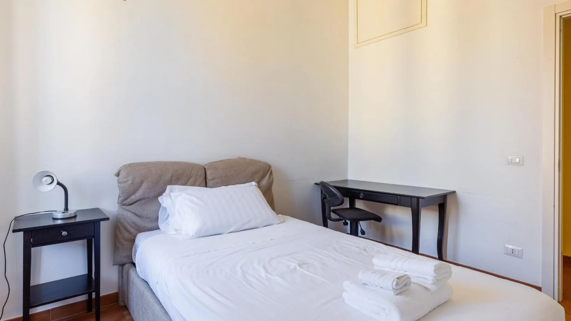 Emanuele Filiberto - B&D Apts Rome 0*,  Italy